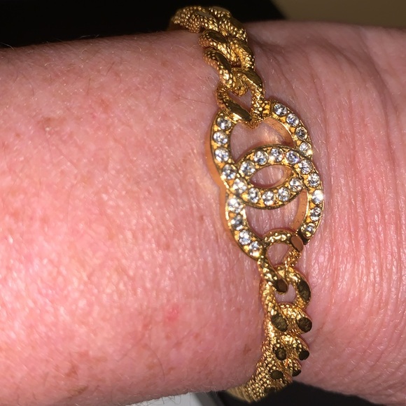 2024 Beautiful Chanel Chocker with thick chain - Picture 3 of 10